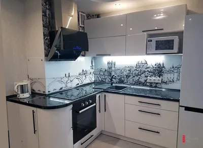 Белая угловая кухня с крашеными фасадами в стиле Минимализм с пластиковой  столешницей за 285000 рублей от Кухнидар. Фото и проектная документация