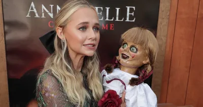 Жуткая кукла Аннабель и звезды на премьере нового хоррора - «Кино Mail.ru»