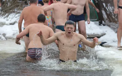 Крещенские купания 2011 (80 фото) | Прикол.ру - приколы, картинки, фотки и  розыгрыши!