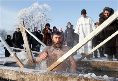 Эмоциональные новогодние купания (20 фото) » Невседома - жизнь полна  развлечений, Прикольные картинки, Видео, Юмор, Фотографии, Фото, Эротика.  Развлекательный ресурс. Развлечение на каждый день