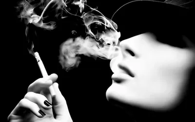 Курящих женщин