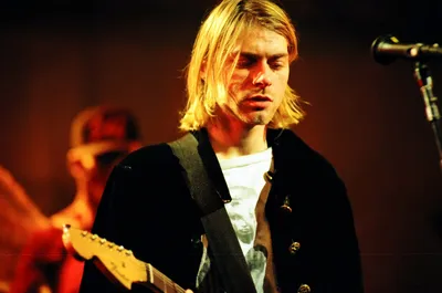 Похороны Курта Кобейна: фрагмент из книги «Come as you are: история  Nirvana» | BURO.