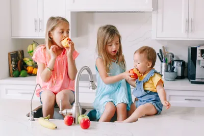 8 причин, почему ребенок отказывается есть, полезная информация от MOMMART
