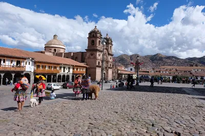 Достопримечательности, аутентичные рынки и кофейни в фирменном гайде по  Куско