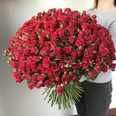 Букет кустовых роз в крафте | купить недорого | доставка по Москве и области