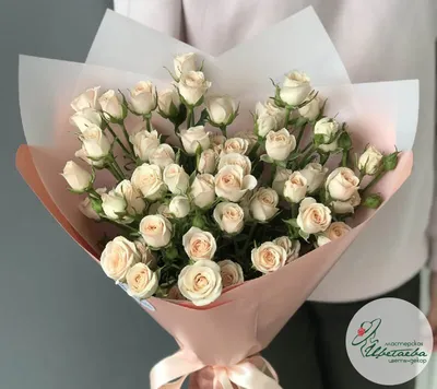 Букет из 29 кремовых кустовых роз – купить недорого