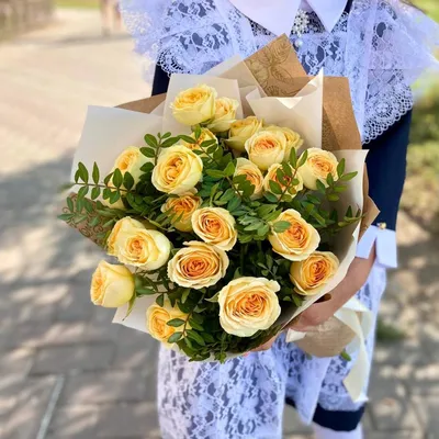 1️⃣ Букет из 7 кустовых роз – заказать с доставкой в Алматы