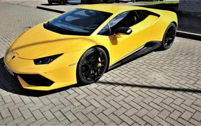 Performante Lamborghini Huracan Hypercar и машина внедорожник урусы  Lamborghini на женевском автосалоне в Paris Porte De Versaille Редакционное  Стоковое Фото - изображение насчитывающей париж, ново: 212784753