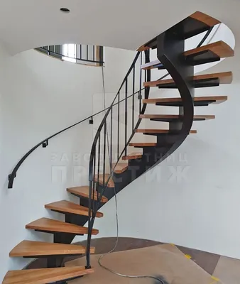 Разворотно-забежная лестница из металла и дерева | Лестницы от души