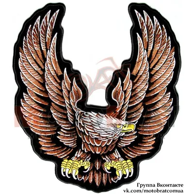 Летящий орел на фоне высокой горы» — создано в Шедевруме
