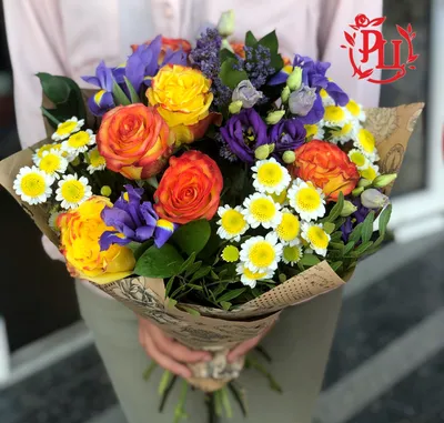 Букет из сезонных цветов в вазе Летний - заказать доставку цветов в Москве  от Leto Flowers