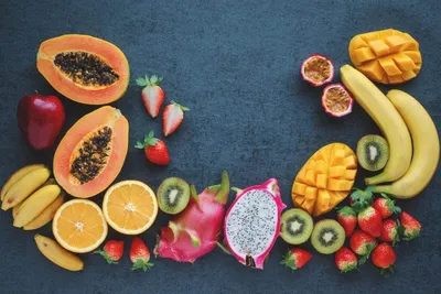 Клубничные фруктовые обои красные Фон И картинка для бесплатной загрузки -  Pngtree