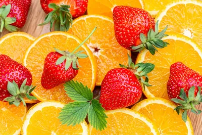 10 ярких обоев iPhone с фруктами и ягодами
