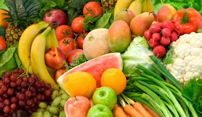 Ягоды и фрукты летом - какие полезно употреблять