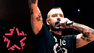 Билет свой покажи»: основатель группы «Ляпис Трубецкой» избил зрителя на  концерте в Полтаве