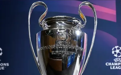 УЕФА показал мяч финала Лиги чемпионов с надписью «Мир» на русском языке ::  Футбол :: РБК Спорт