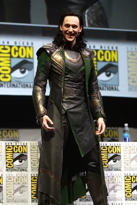 Tom Hiddleston on Bisexual Loki: Marvel Should Reflect Real World