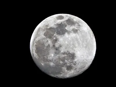Впервые в истории российская станция \"Луна-25\" совершит посадку на южном  полюсе спутника Земли - Российская газета