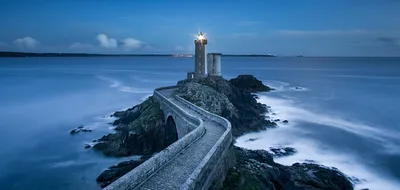 Красивый маяк на фоне моря, свет, …» — создано в Шедевруме