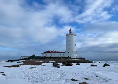 В Красноярске на острове Отдыха зажгли 10-метровый маяк - 14 февраля 2023 -  НГС24
