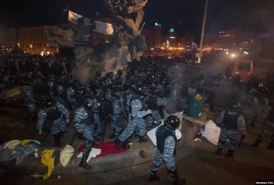 3 дня жестокости. Осудят ли Януковича за разгон Евромайдана – DW –  10.10.2023