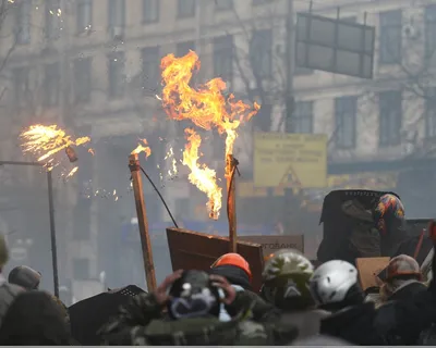 Украинские радикалы решили отметить годовщину Евромайдана и выйти на Майдан:  Украина: Бывший СССР: Lenta.ru