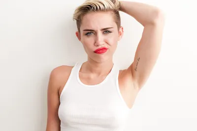 Скачать обои арт, певица, Miley Cyrus, Майли Сайрус, раздел музыка в  разрешении 1957x1100