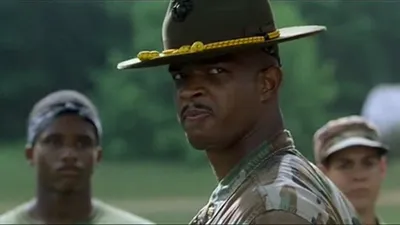 Майор Пэйн (1995) - Major Payne - кадры из фильма - голливудские фильмы -  Кино-Театр.Ру