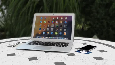 Безобразие! Пользователи новых MacBook стали жаловаться на треснувшие  экраны | AppleInsider.ru