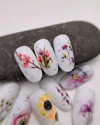 Самый модный дизайн маникюра на короткие ногти весна 2023