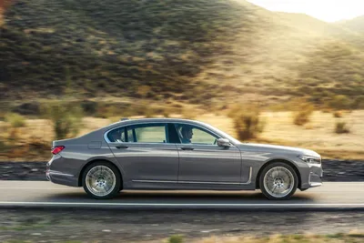 BMW представила концепт самоуправляемого автомобиля Vision Next 100 -  Ведомости