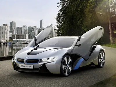 Представлены новые автомобили BMW 8 серии: объявлены российские цены