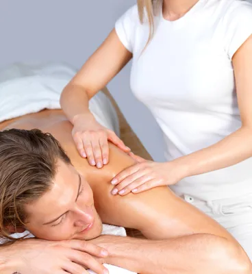 Лечебный массаж спины: безмедикаментозный метод избавления от болезней -  Санкос в Кишиневе