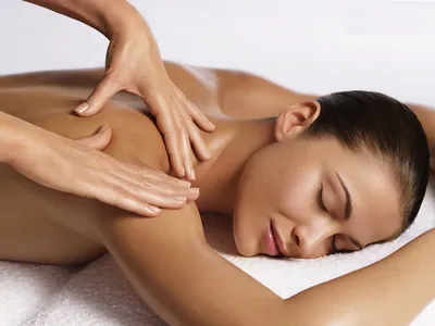 Медовый массаж – сладкая польза для всего организма