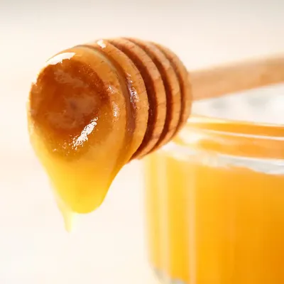 Сырой мед против обычного меда | Сырой мед против органического меда |  GeoHoney