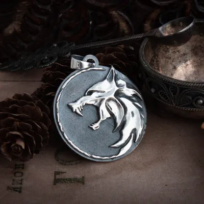 Винтажная брошь - медальон «Хранительница» от 1928 Jewelry