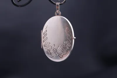 Круглый кулон-медальон из серебра с головой тигра купить на  SilverDiscount.ru