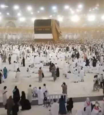 Kaaba в мекке в передовице Саудовской Аравии Редакционное Фотография -  изображение насчитывающей ритуалы, священнейше: 99066212