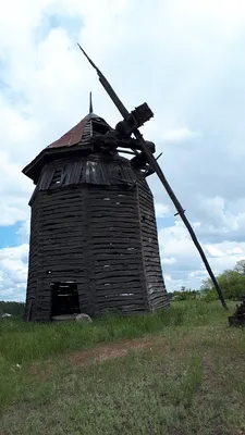 ветряная мельница с небом и облаками на заднем плане Стоковое Фото -  изображение насчитывающей стан, маяк: 243737636