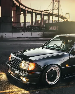Mercedes-Benz Enthusiasts on Instagram: “#mbenzsociety member @ma3alimezo82  W124 🔨 😍 📸: @keep_1t_300 Hit up @keep_1t_300 … | Mercedez benz, Autos,  Carros y motos