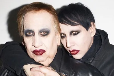 Скачать обои музыка, образ, черно - белое, Marilyn Manson, Мэрлин Мэнсон,  раздел музыка в разрешении 1600x900