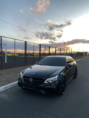 Новый Mercedes-Benz E-класса представлен официально: больше, мощнее и с  полноуправляемым шасси - читайте в разделе Новости в Журнале Авто.ру