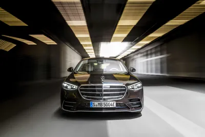 Mercedes S-Class Sales Slump in Luxury Strategy Blow - Bloomberg