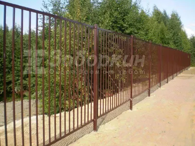 Секционный металлический забор по низким ценам в Москве - купить забор из  металла - Заборкин