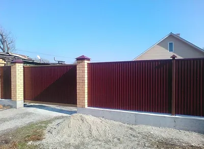 Какой металлический забор выбрать для частного дома