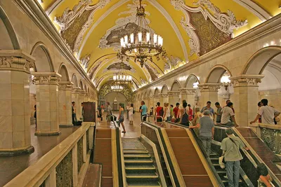 Собянин открыл первую в России станцию метро на территории аэропорта -  Ведомости.Город