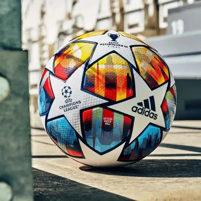 Представлен официальный футбольный мяч для финала Лиги Чемпионов УЕФА 2022  года