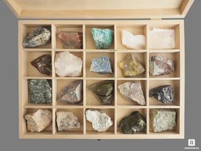 Коллекция минералов и разновидностей (20 образцов, состав №6) в деревянной  коробке, цена - 5980 руб