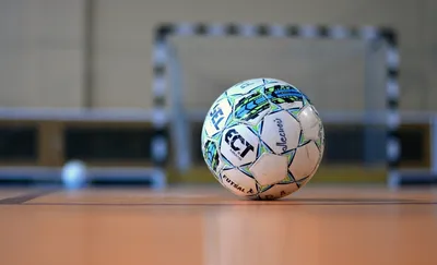 Мини-футбол — среди юношей | Трансинформ