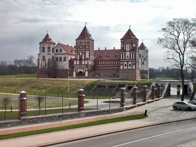 Экскурсии по замку Мир в 2024 году 🧭 цены от 890 руб. в феврале—марте